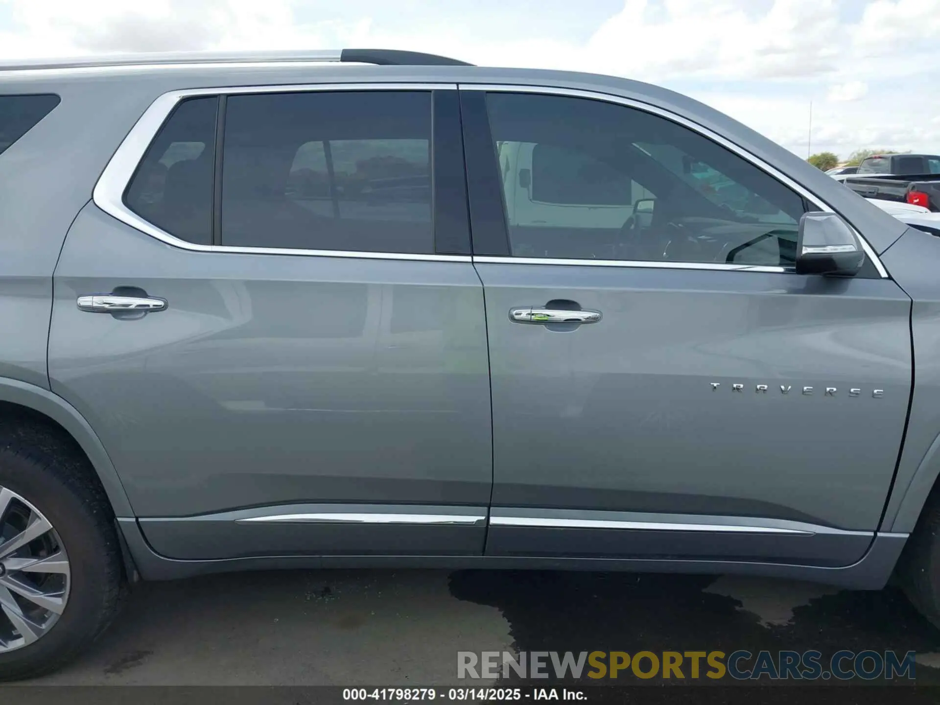 14 fotografías del automóvil dañado 1GNEVKKW6PJ287411 CHEVROLET TRAVERSE 2023