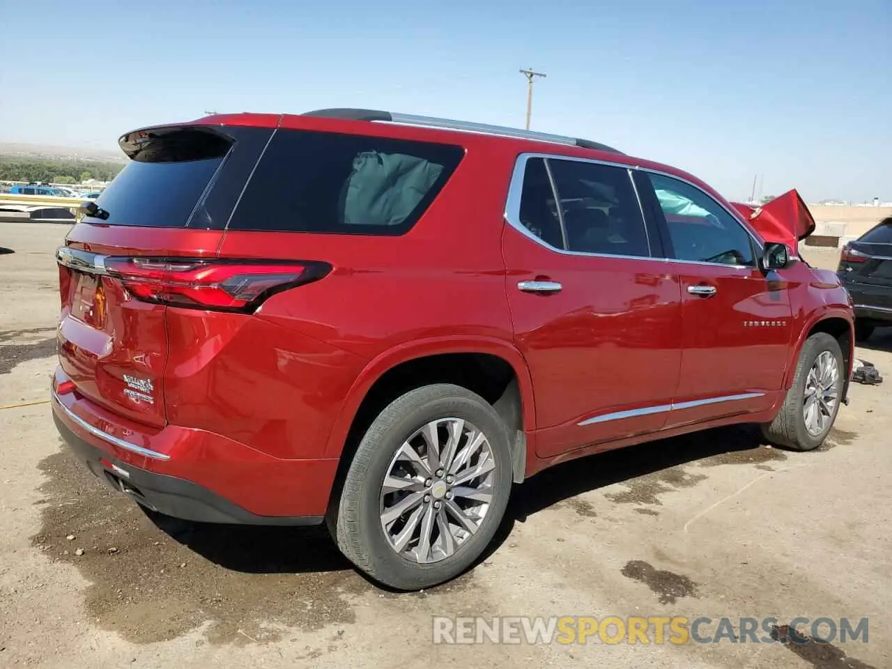 3 fotografías del automóvil dañado 1GNEVKKWXPJ136622 CHEVROLET TRAVERSE 2023