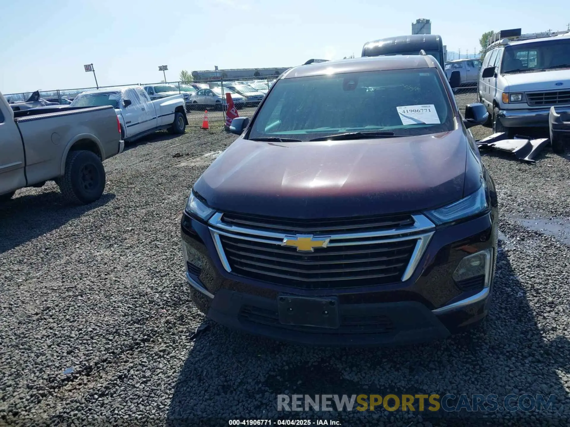 12 fotografías del automóvil dañado 1GNEVNKW0PJ232003 CHEVROLET TRAVERSE 2023