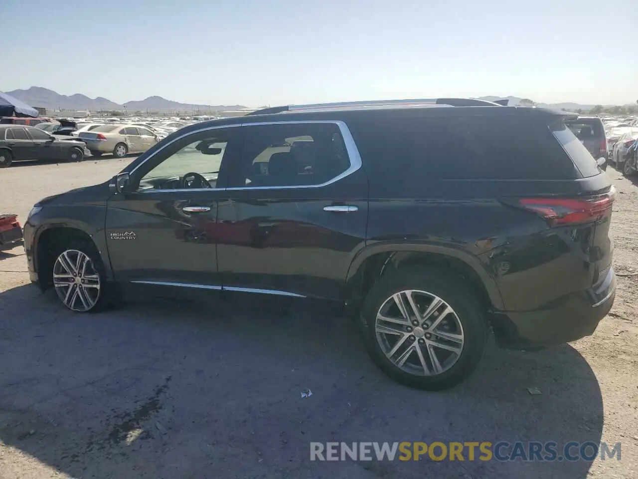 2 fotografías del automóvil dañado 1GNEVNKW3PJ180589 CHEVROLET TRAVERSE 2023