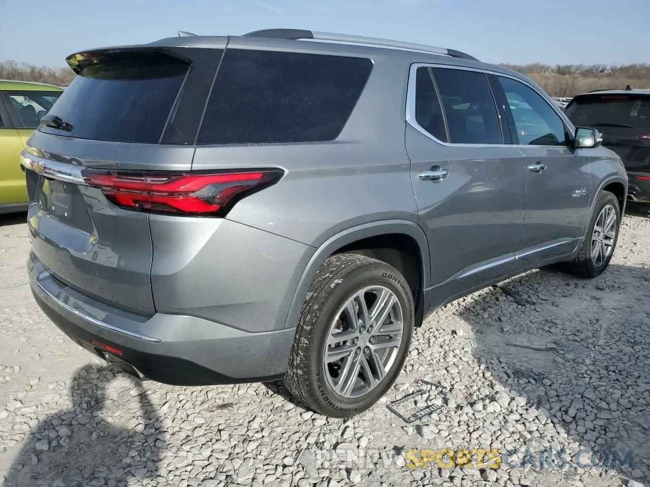 3 fotografías del automóvil dañado 1GNEVNKW3PJ191057 CHEVROLET TRAVERSE 2023