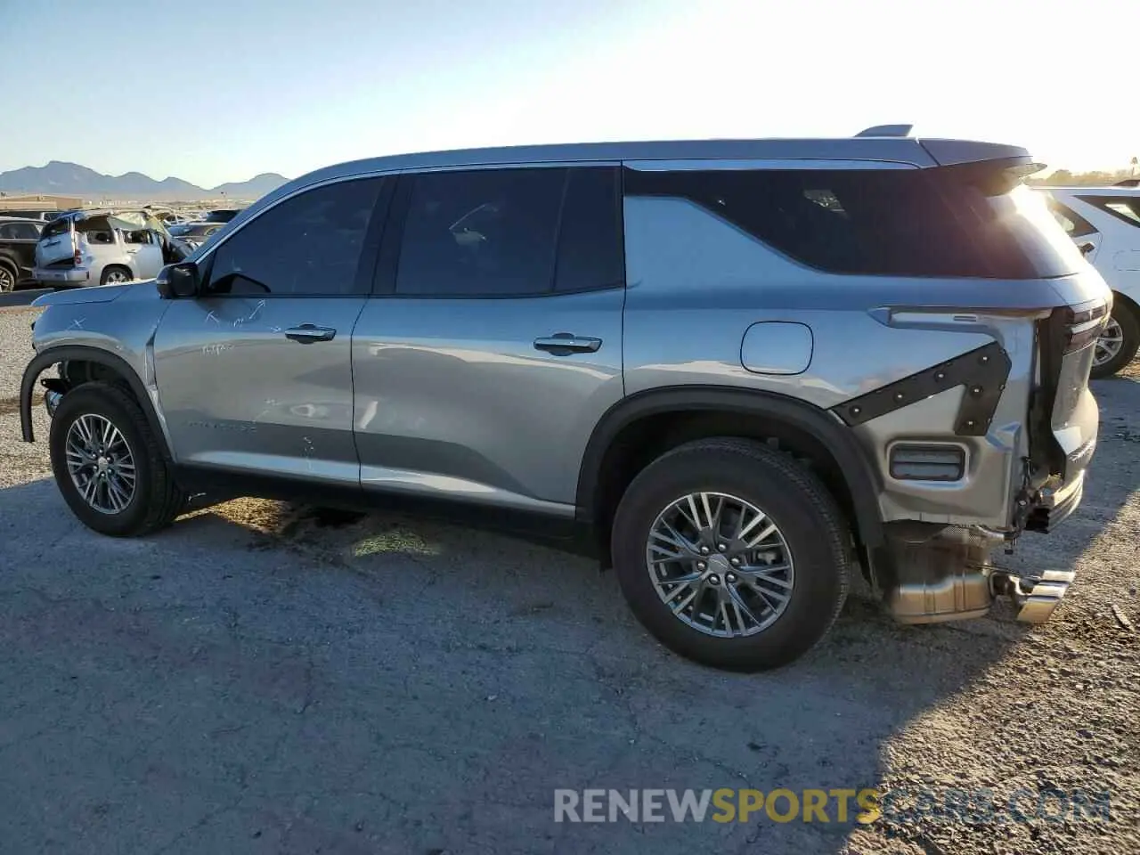 2 fotografías del automóvil dañado 1GNEREKS9RJ177071 CHEVROLET TRAVERSE 2024