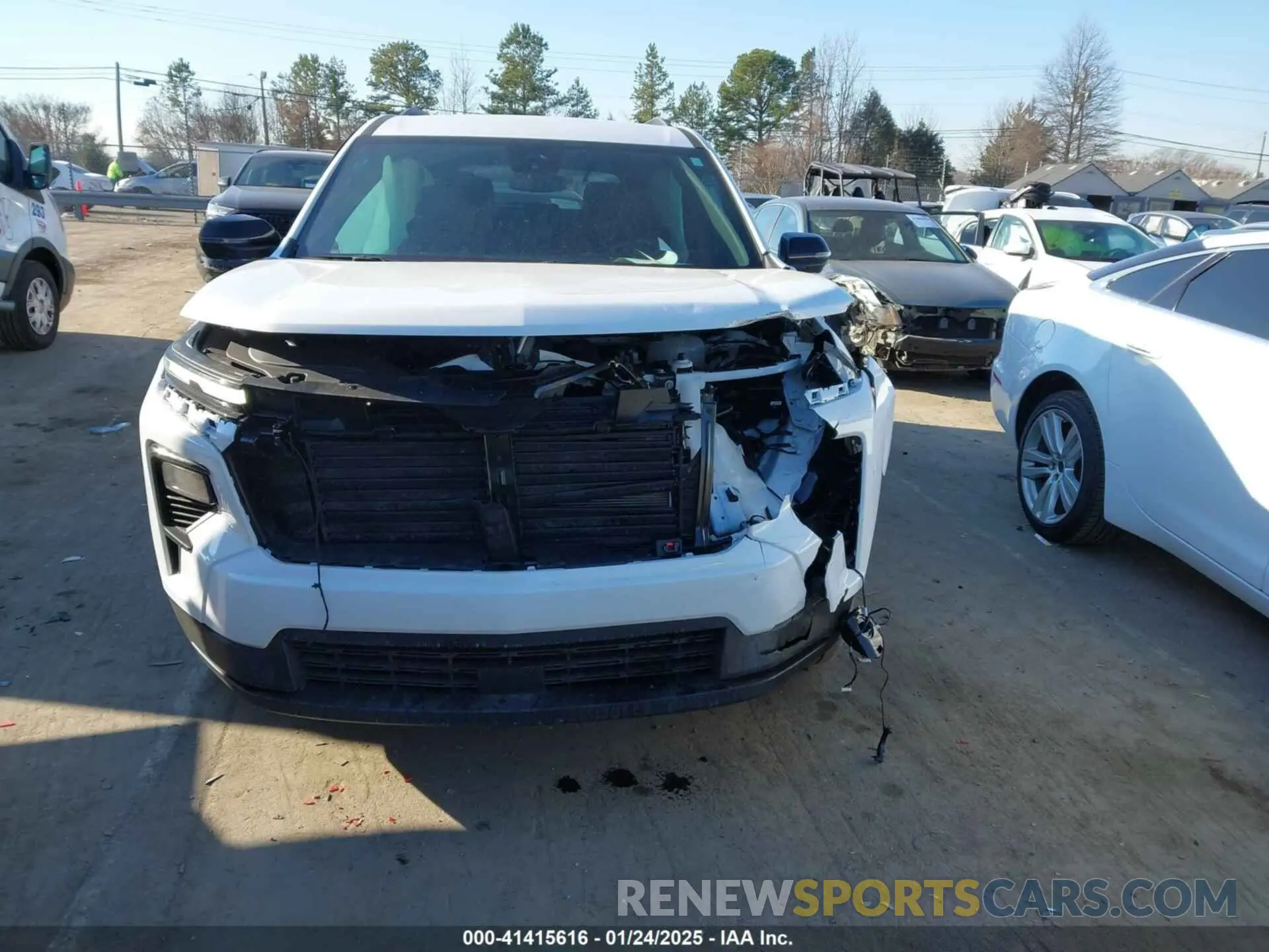 12 fotografías del automóvil dañado 1GNERGKS0RJ153334 CHEVROLET TRAVERSE 2024
