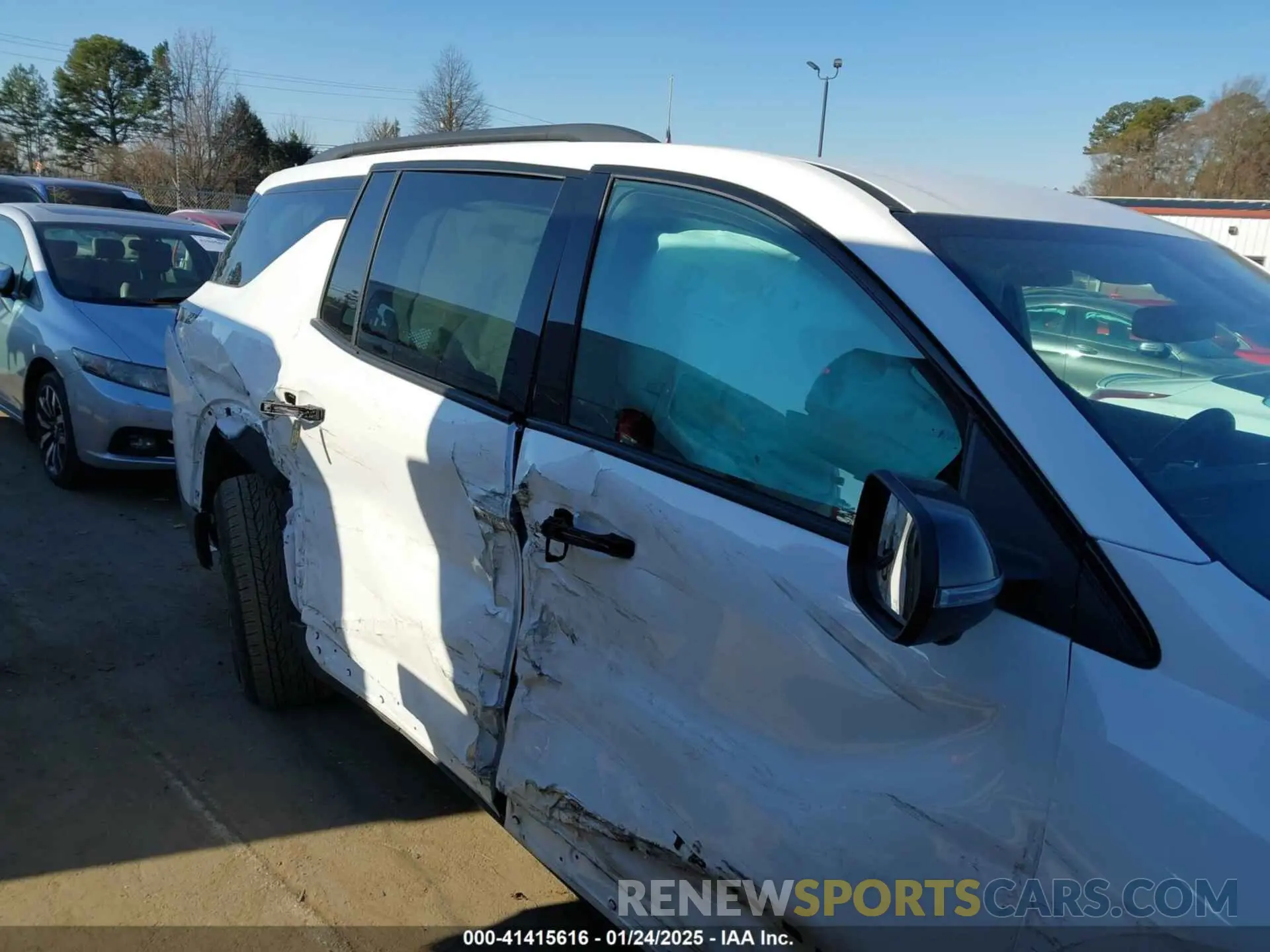 13 fotografías del automóvil dañado 1GNERGKS0RJ153334 CHEVROLET TRAVERSE 2024