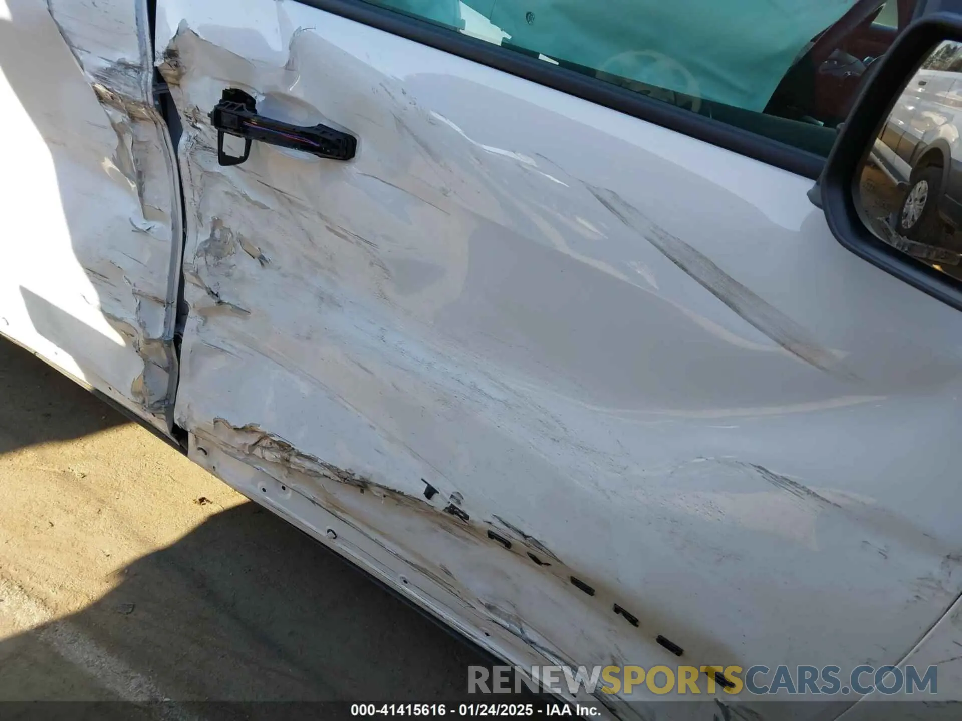 17 fotografías del automóvil dañado 1GNERGKS0RJ153334 CHEVROLET TRAVERSE 2024