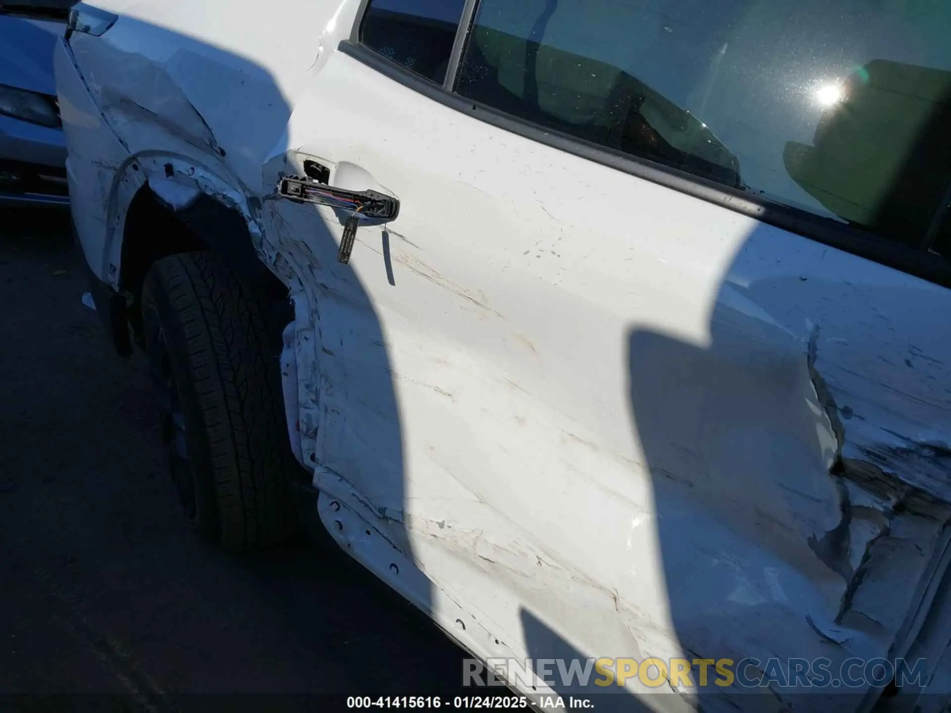 18 fotografías del automóvil dañado 1GNERGKS0RJ153334 CHEVROLET TRAVERSE 2024