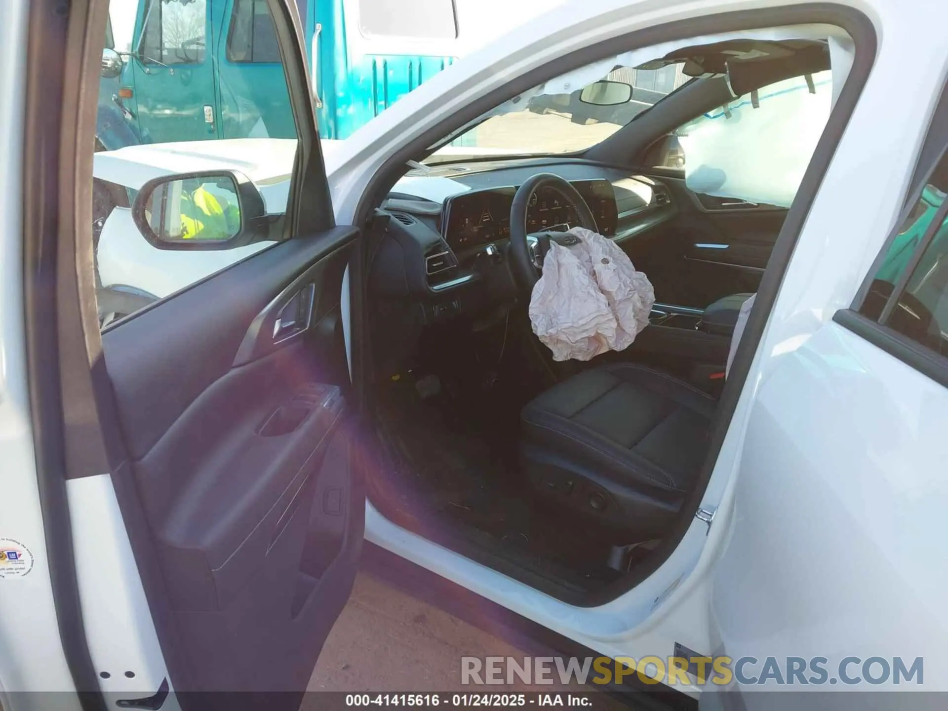 5 fotografías del automóvil dañado 1GNERGKS0RJ153334 CHEVROLET TRAVERSE 2024