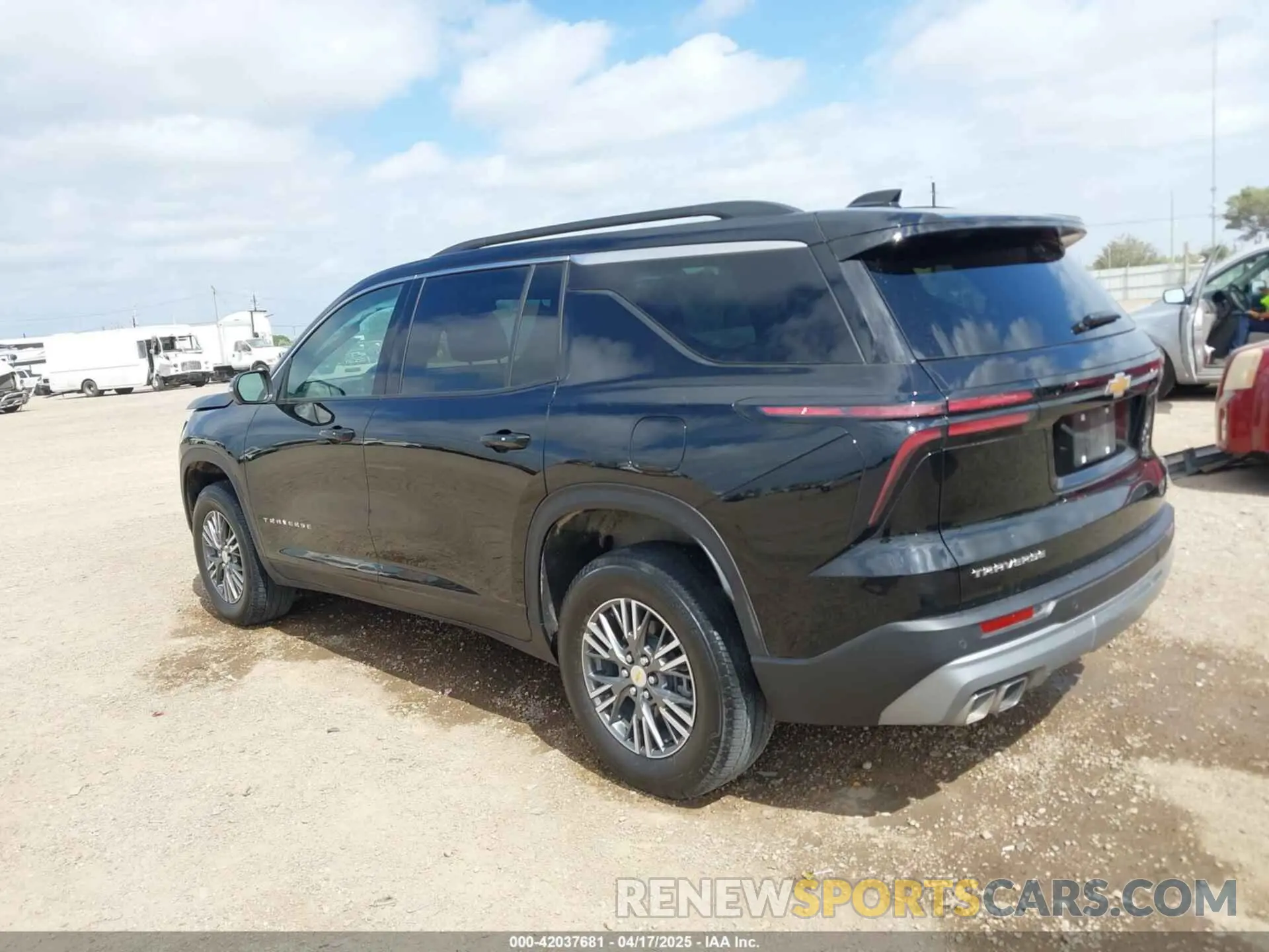 14 fotografías del automóvil dañado 1GNERGKS1RJ199710 CHEVROLET TRAVERSE 2024