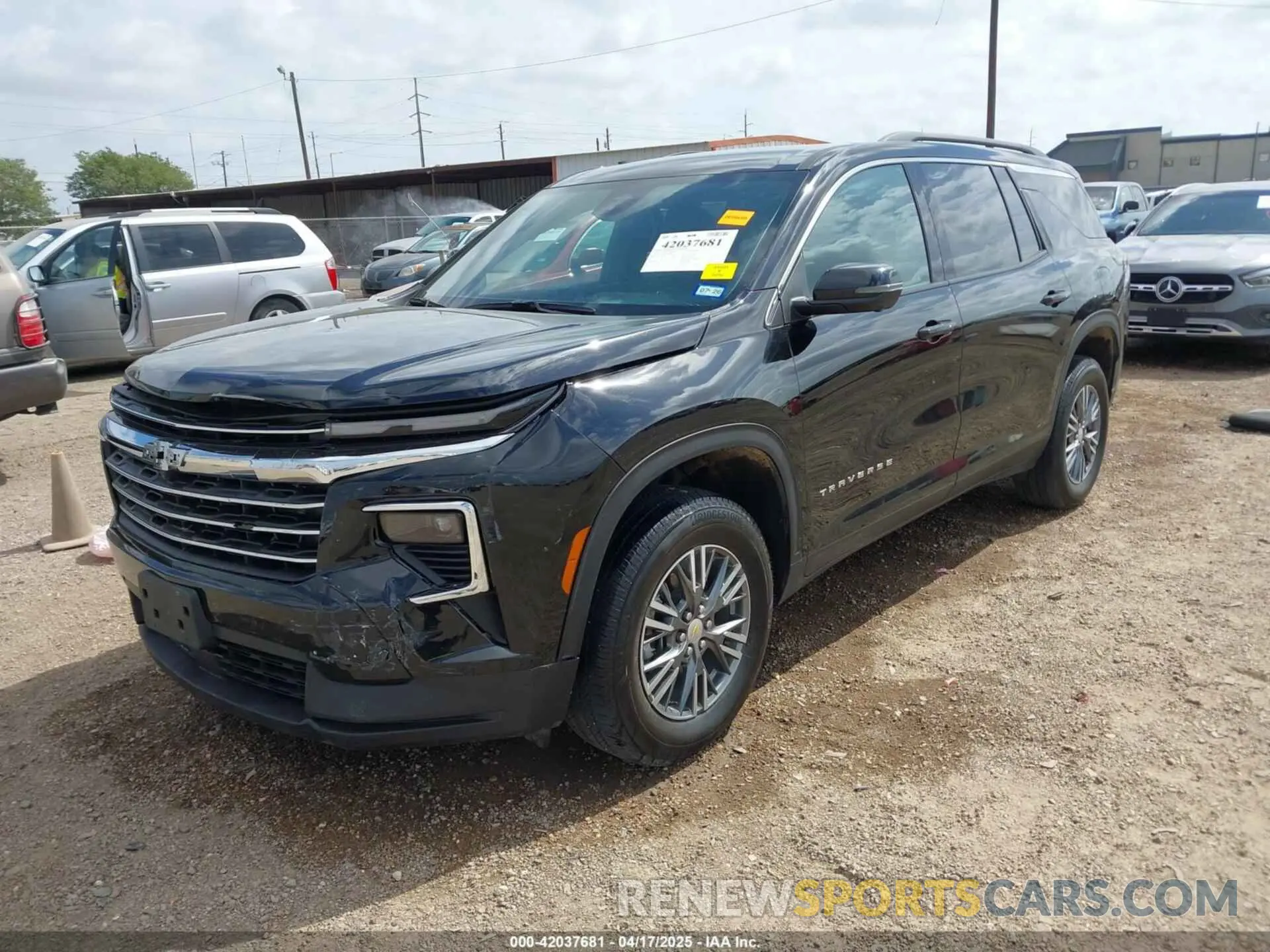 2 fotografías del automóvil dañado 1GNERGKS1RJ199710 CHEVROLET TRAVERSE 2024