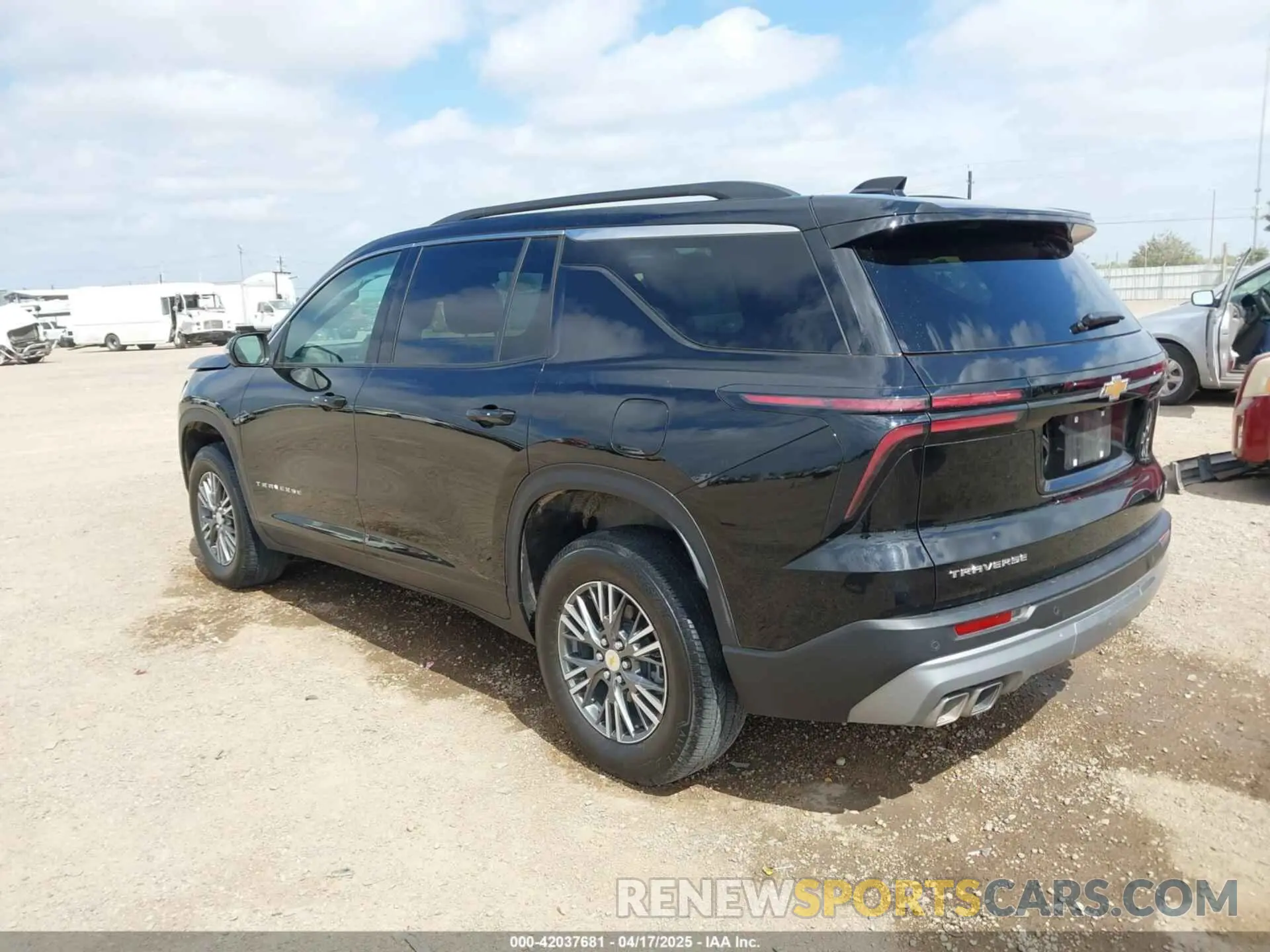 3 fotografías del automóvil dañado 1GNERGKS1RJ199710 CHEVROLET TRAVERSE 2024