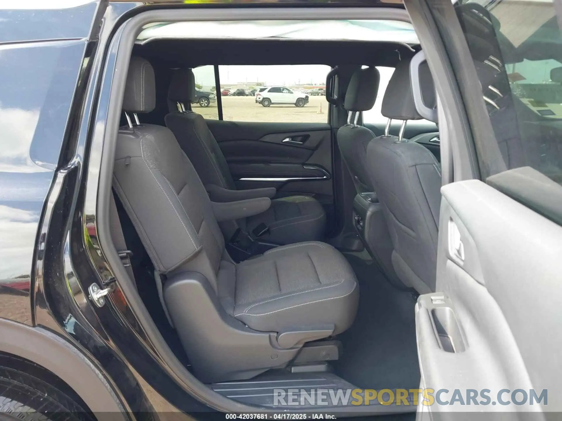8 fotografías del automóvil dañado 1GNERGKS1RJ199710 CHEVROLET TRAVERSE 2024
