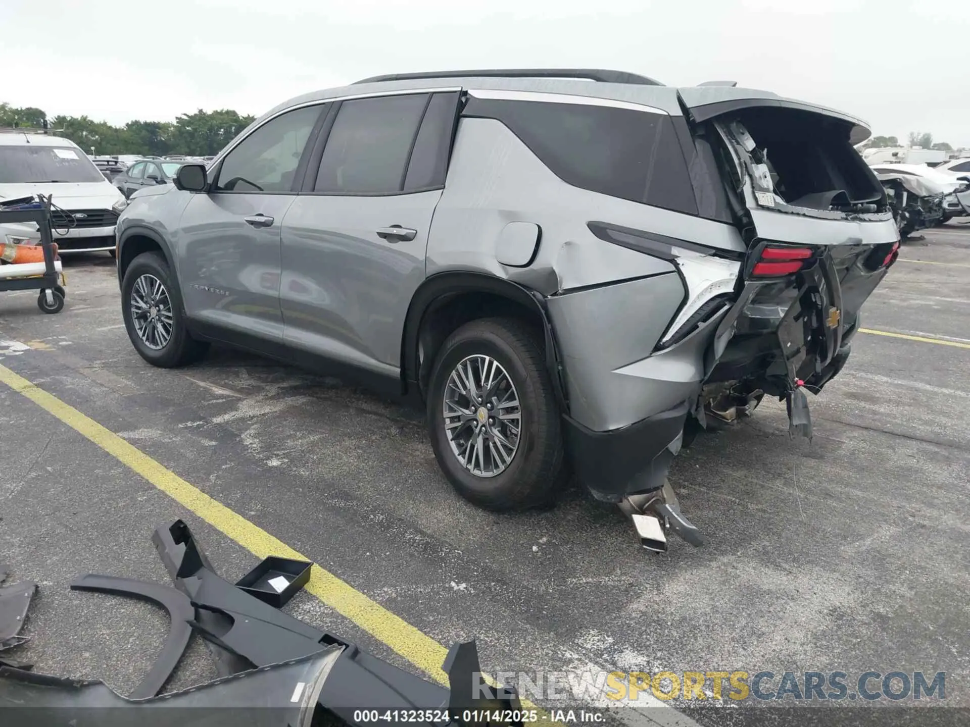 3 fotografías del automóvil dañado 1GNERGKS2RJ156560 CHEVROLET TRAVERSE 2024