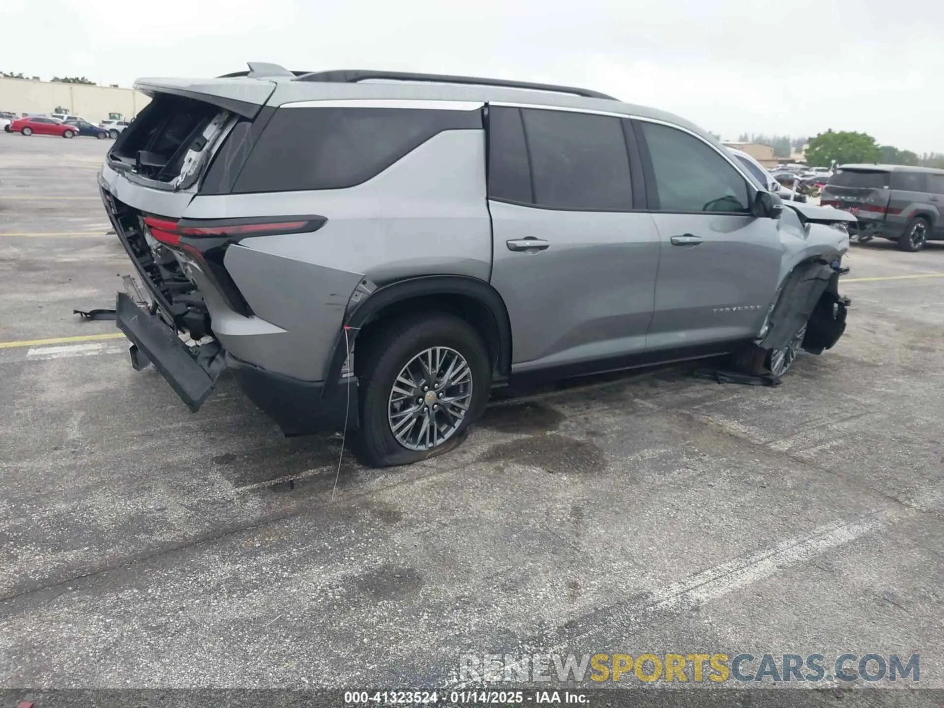4 fotografías del automóvil dañado 1GNERGKS2RJ156560 CHEVROLET TRAVERSE 2024