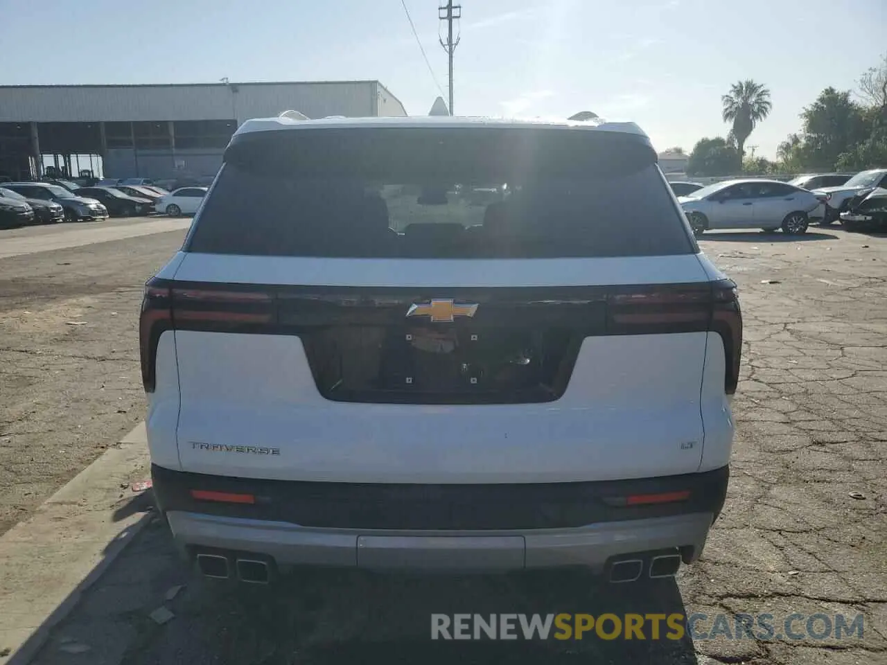 6 fotografías del automóvil dañado 1GNERGKS3RJ166059 CHEVROLET TRAVERSE 2024