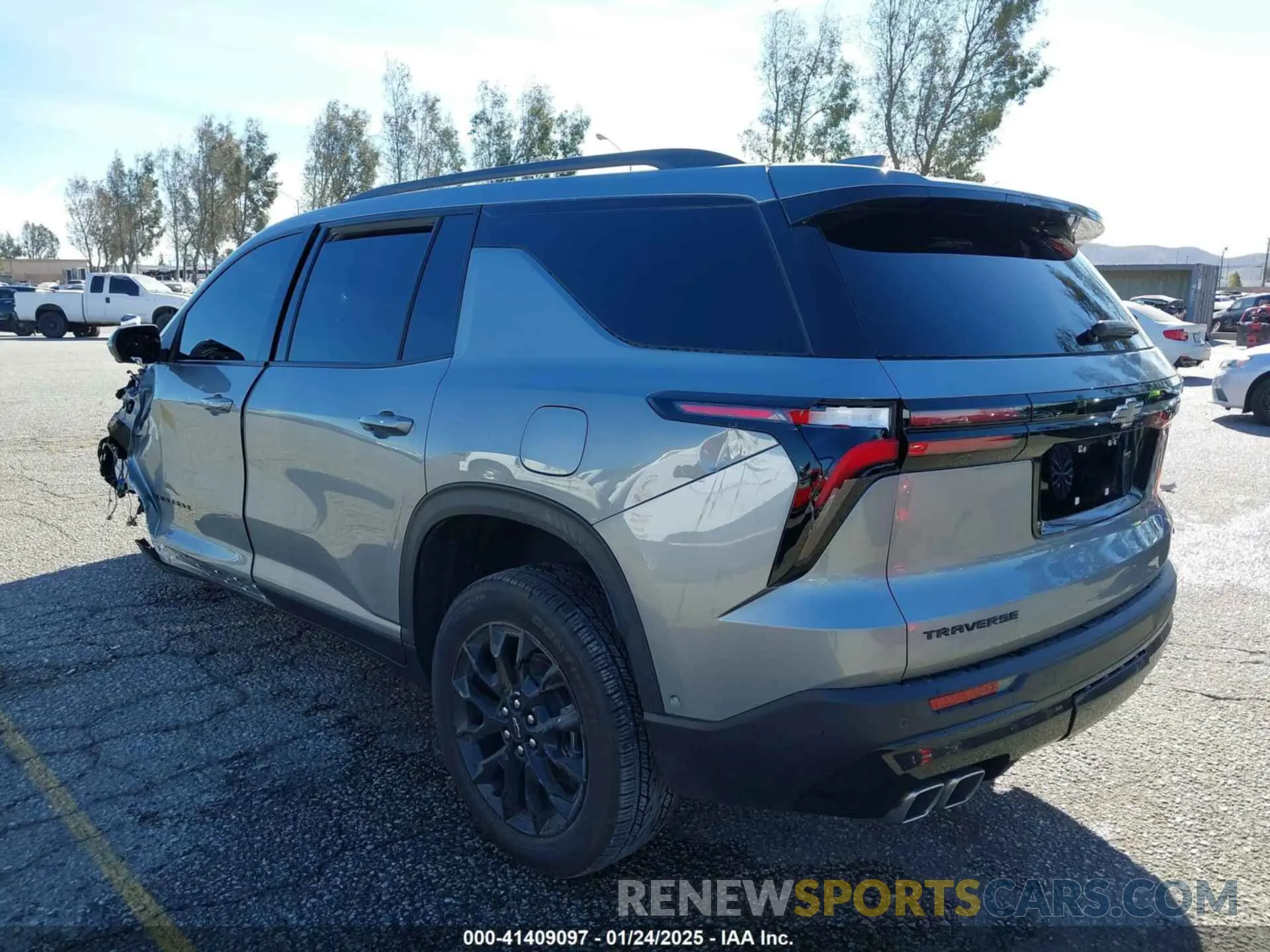 3 fotografías del automóvil dañado 1GNERGKS4RJ143731 CHEVROLET TRAVERSE 2024