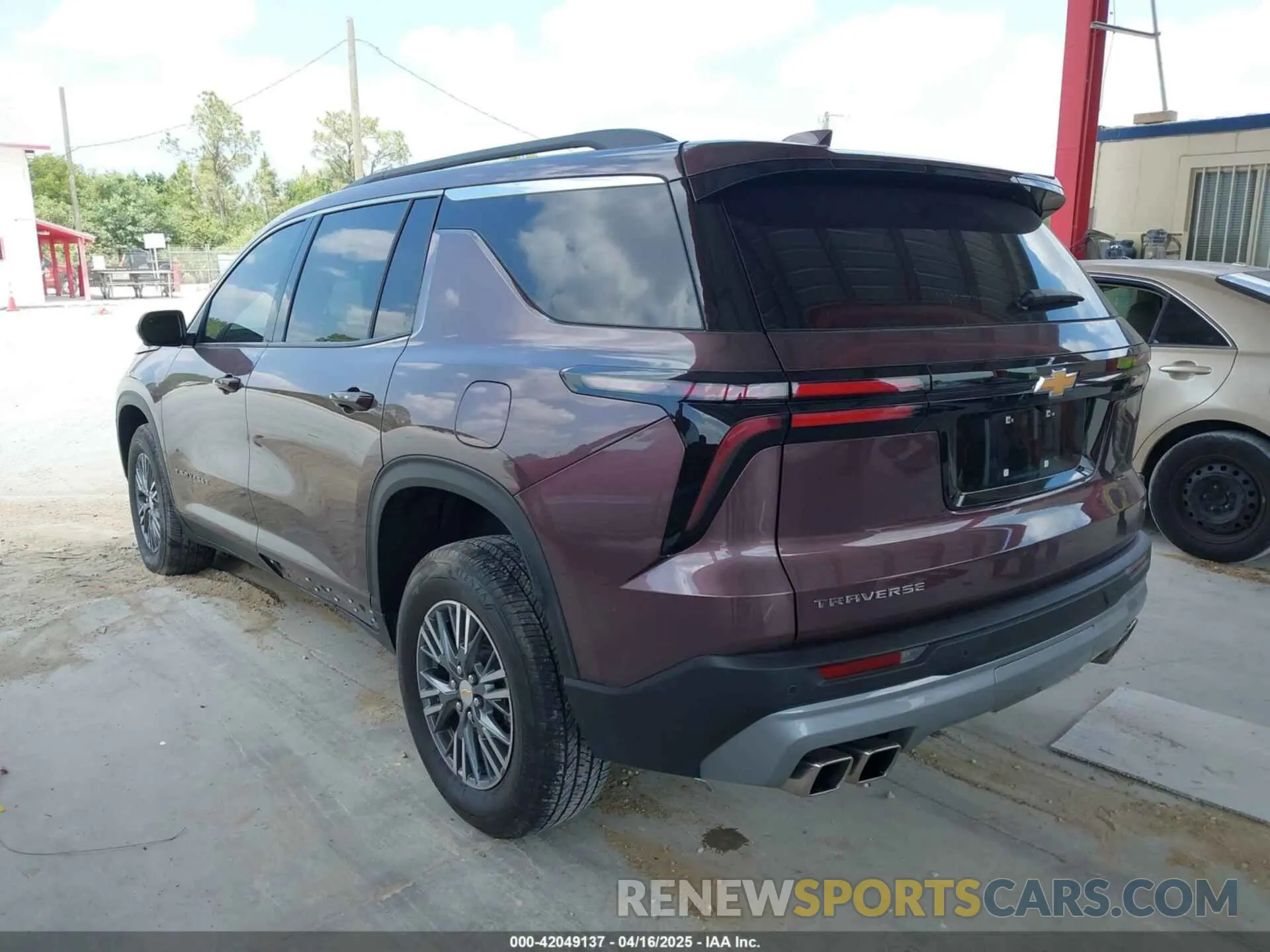3 fotografías del automóvil dañado 1GNERGKS7RJ143173 CHEVROLET TRAVERSE 2024