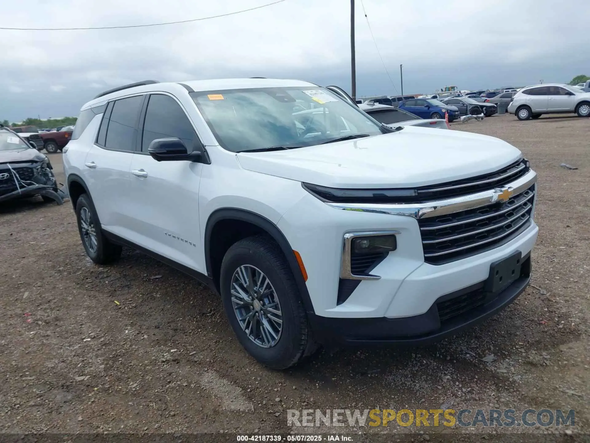 1 fotografías del automóvil dañado 1GNERGKS7RJ215585 CHEVROLET TRAVERSE 2024