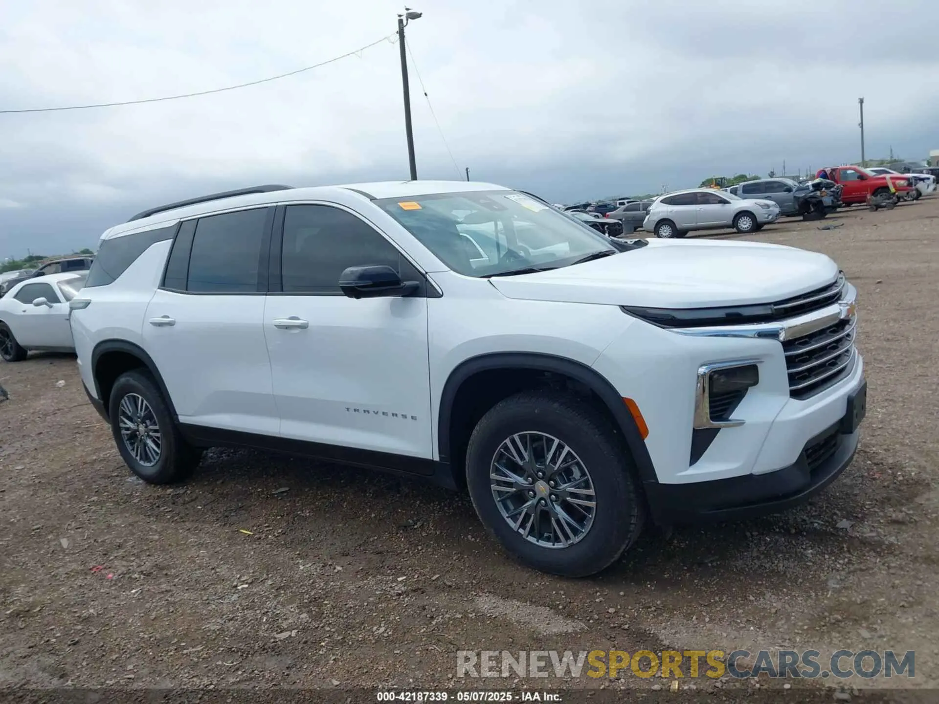 13 fotografías del automóvil dañado 1GNERGKS7RJ215585 CHEVROLET TRAVERSE 2024