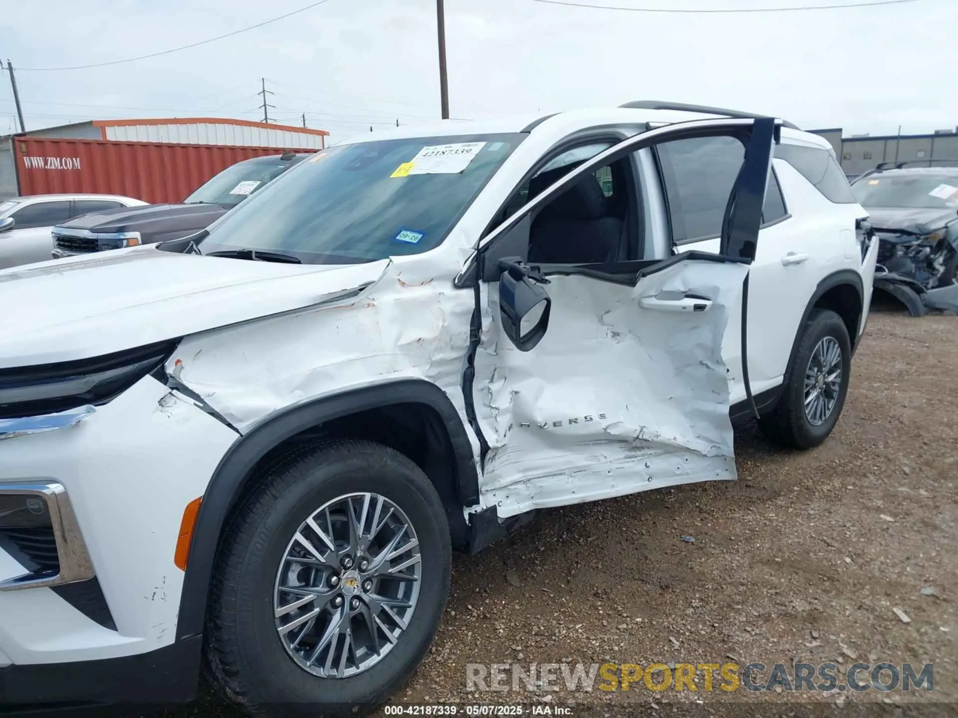 6 fotografías del automóvil dañado 1GNERGKS7RJ215585 CHEVROLET TRAVERSE 2024