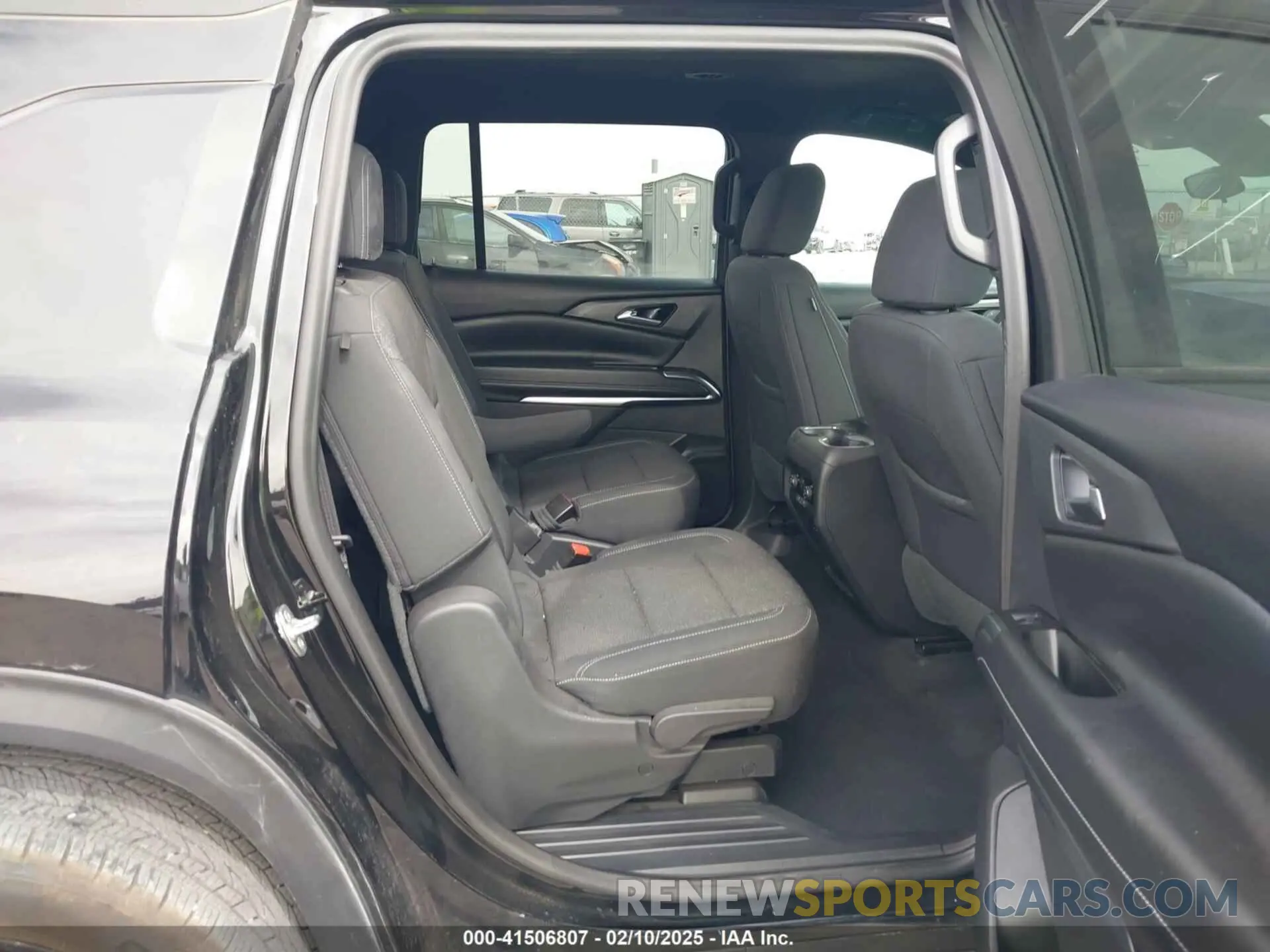 8 fotografías del automóvil dañado 1GNERGKS8RJ165621 CHEVROLET TRAVERSE 2024