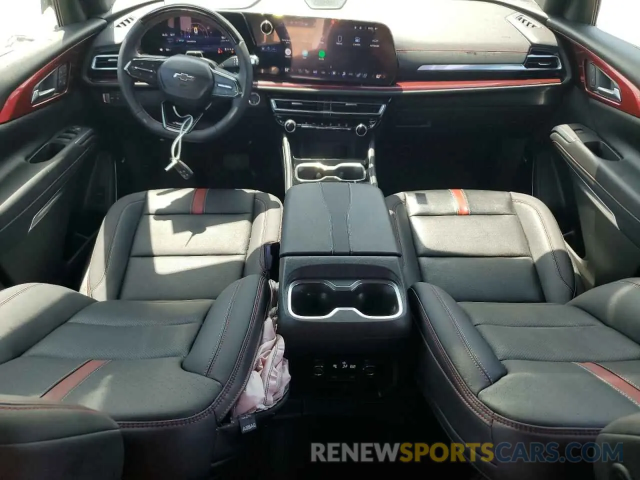 8 fotografías del automóvil dañado 1GNERLKS5RJ227677 CHEVROLET TRAVERSE 2024