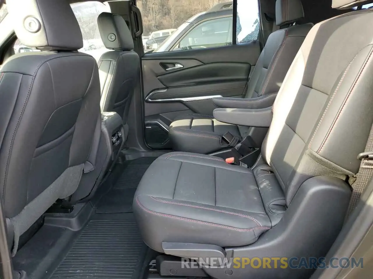 11 fotografías del automóvil dañado 1GNEVJKS8RJ187871 CHEVROLET TRAVERSE 2024