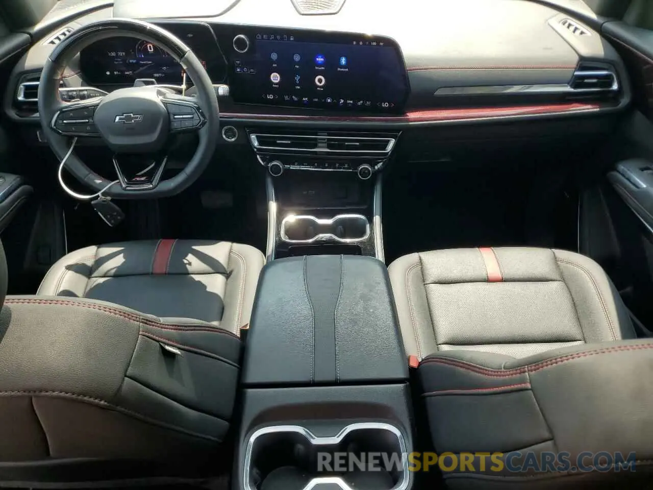 8 fotografías del automóvil dañado 1GNEVLKS5RJ153379 CHEVROLET TRAVERSE 2024