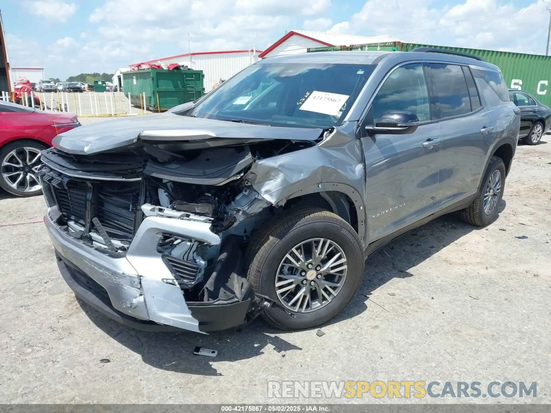 2 fotografías del automóvil dañado 1GNERGRS0SJ148355 CHEVROLET TRAVERSE 2025