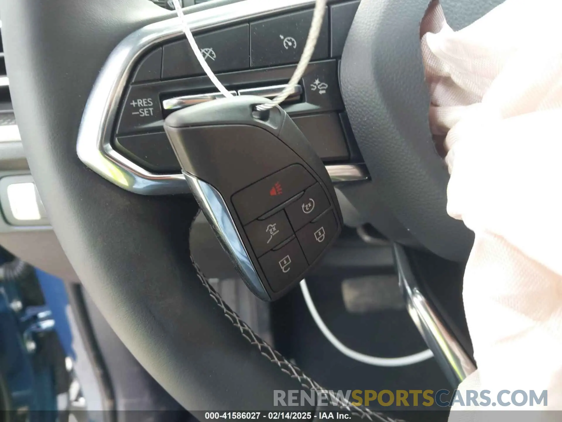 11 fotografías del automóvil dañado 1GNERGRS0SJ152731 CHEVROLET TRAVERSE 2025