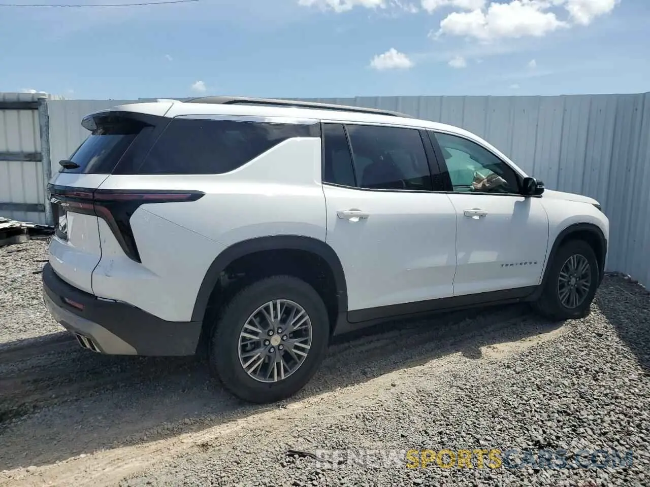3 fotografías del automóvil dañado 1GNERGRS8SJ124787 CHEVROLET TRAVERSE 2025