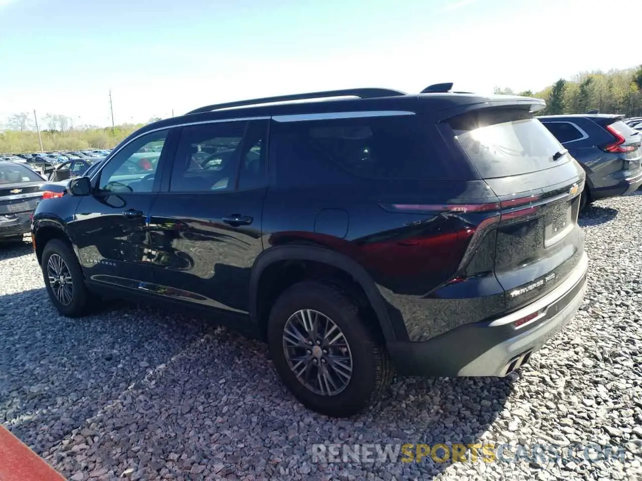 2 fotografías del automóvil dañado 1GNEVGRS3SJ215882 CHEVROLET TRAVERSE 2025