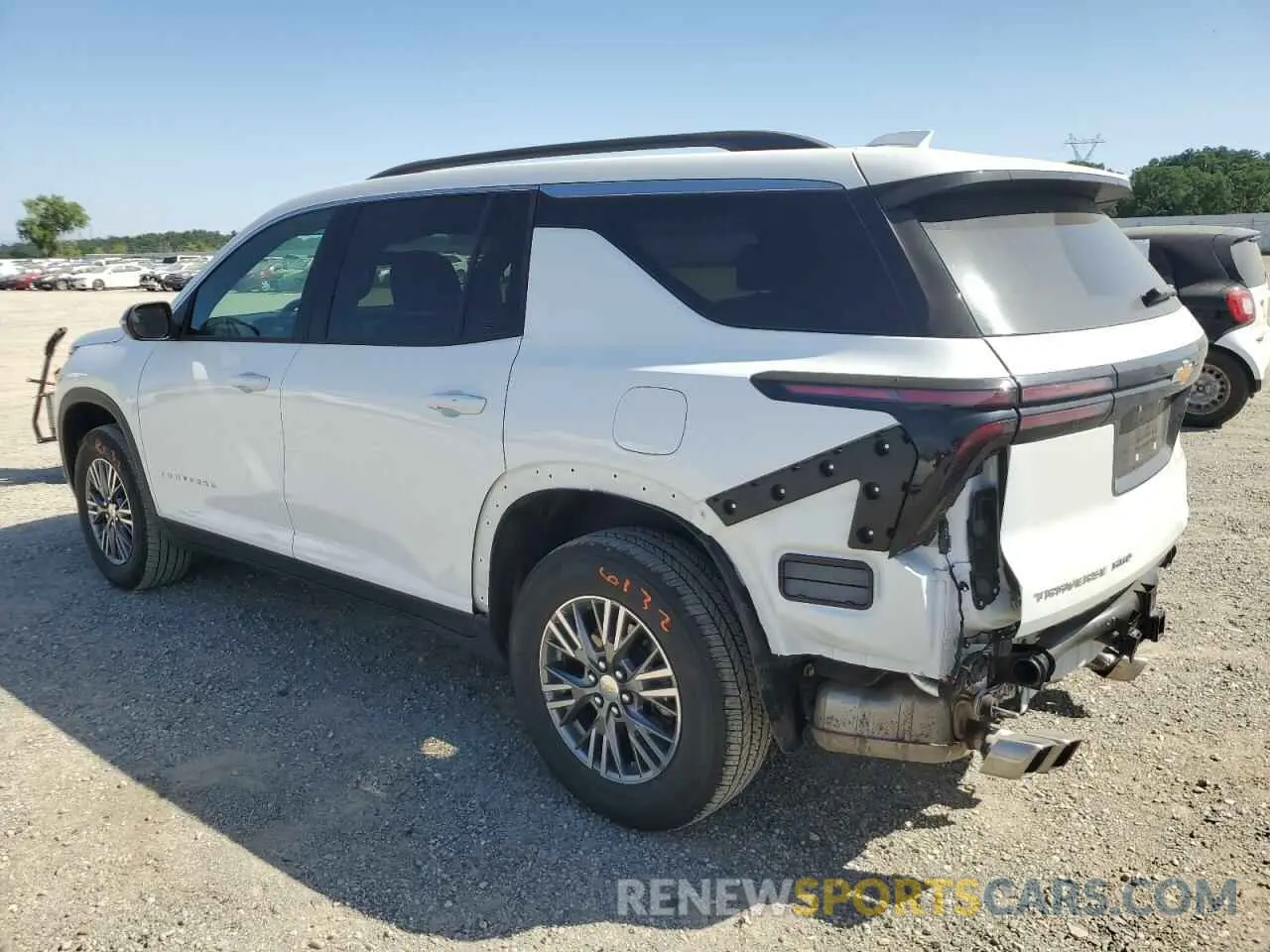 2 fotografías del automóvil dañado 1GNEVGRS4SJ150928 CHEVROLET TRAVERSE 2025