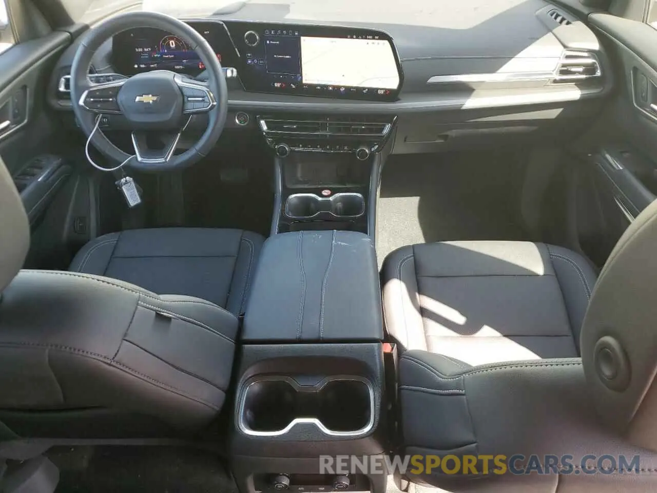 8 fotografías del automóvil dañado 1GNEVGRS4SJ150928 CHEVROLET TRAVERSE 2025