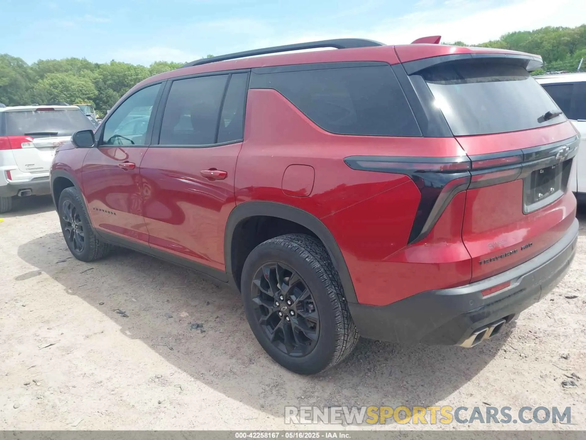 3 fotografías del automóvil dañado 1GNEVGRS8SJ113204 CHEVROLET TRAVERSE 2025