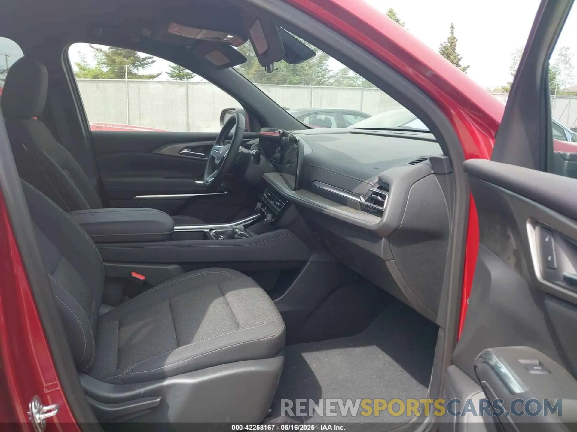5 fotografías del automóvil dañado 1GNEVGRS8SJ113204 CHEVROLET TRAVERSE 2025
