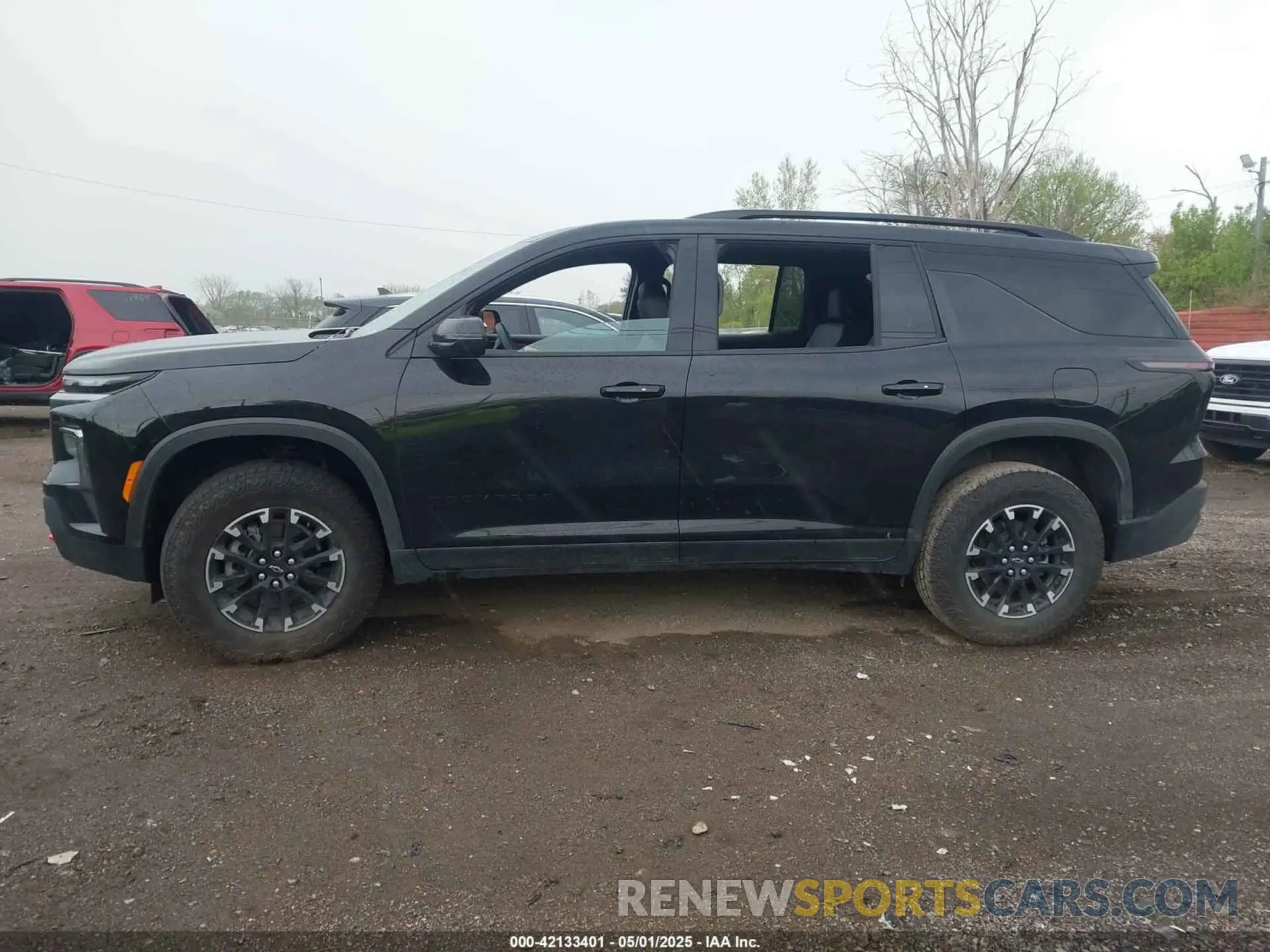 14 fotografías del automóvil dañado 1GNEVJRS1SJ144971 CHEVROLET TRAVERSE 2025