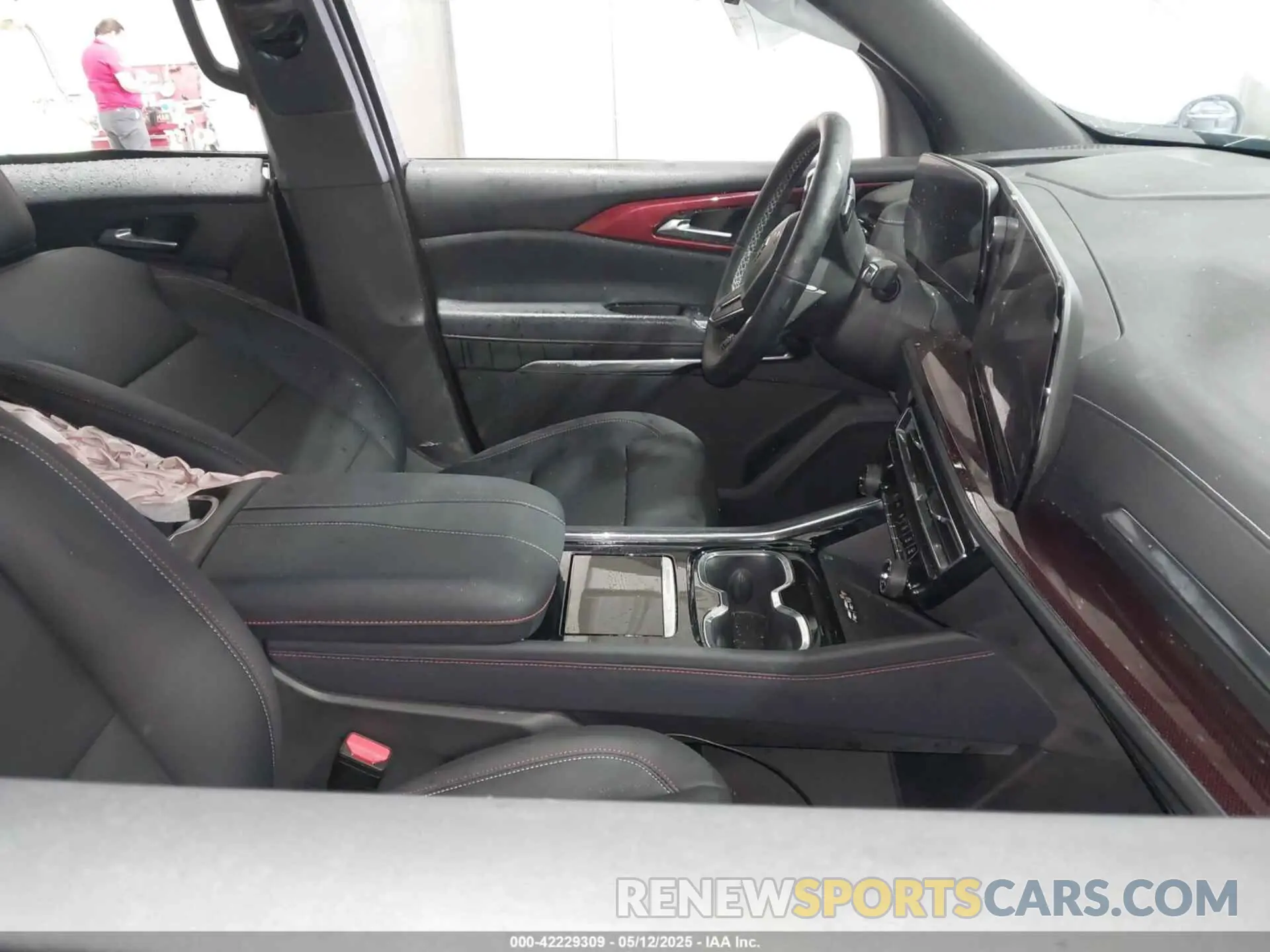 5 fotografías del automóvil dañado 1GNEVJRS6SJ225285 CHEVROLET TRAVERSE 2025