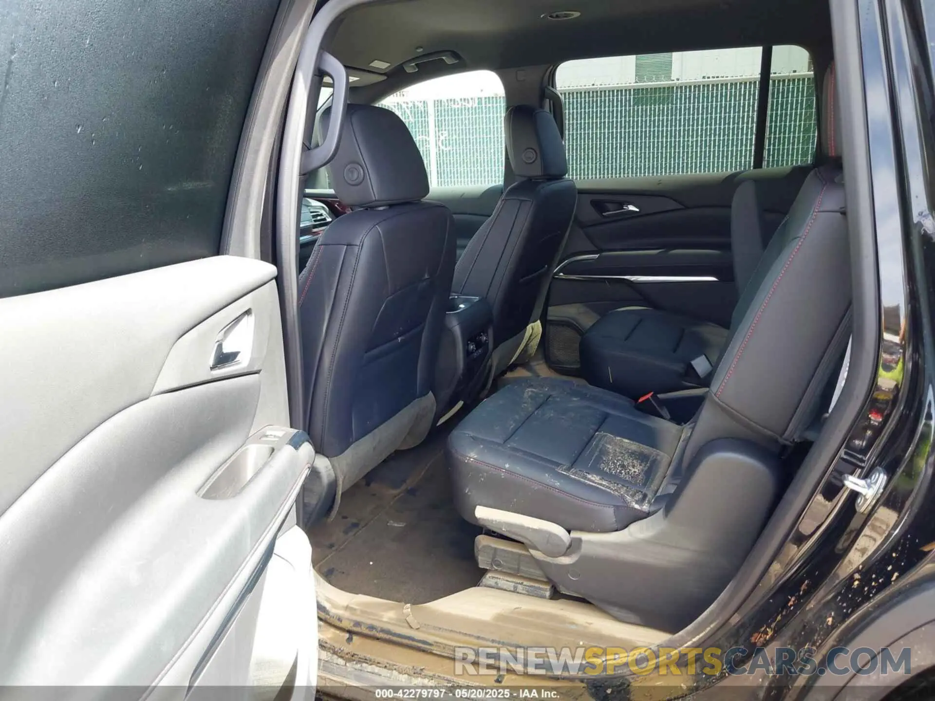 8 fotografías del automóvil dañado 1GNEVJRS8SJ184352 CHEVROLET TRAVERSE 2025