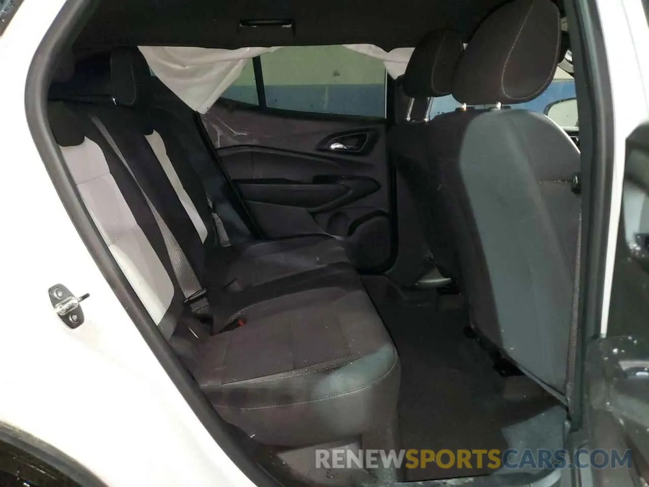 11 fotografías del automóvil dañado KL77LGE21RC097730 CHEVROLET TRAX 1RS 2024