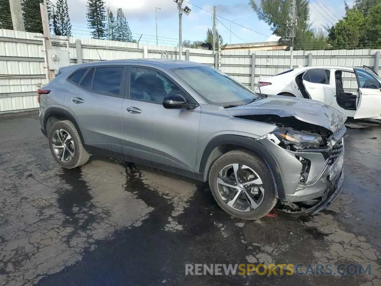 4 fotografías del automóvil dañado KL77LGE24RC028255 CHEVROLET TRAX 1RS 2024