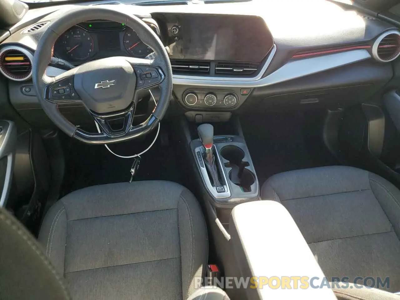 8 fotografías del automóvil dañado KL77LGE24RC177152 CHEVROLET TRAX 1RS 2024