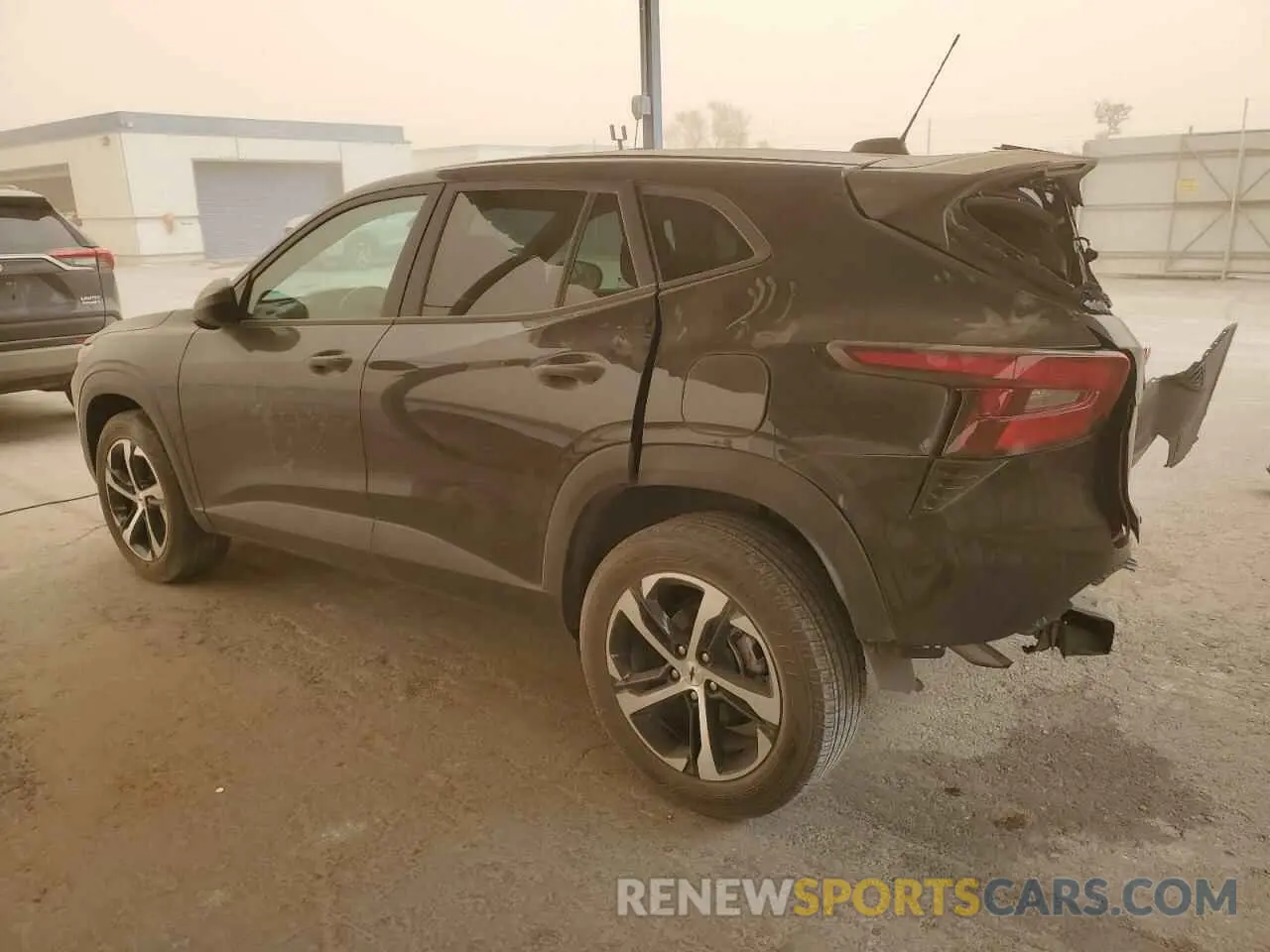 2 fotografías del automóvil dañado KL77LGE25RC091705 CHEVROLET TRAX 1RS 2024