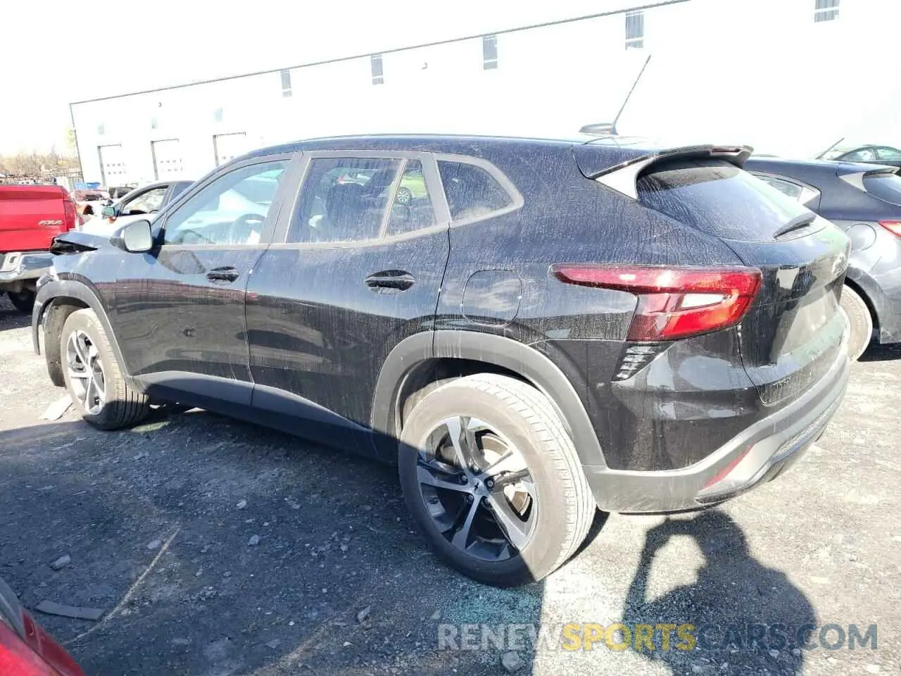2 fotografías del automóvil dañado KL77LGE29RC141635 CHEVROLET TRAX 1RS 2024