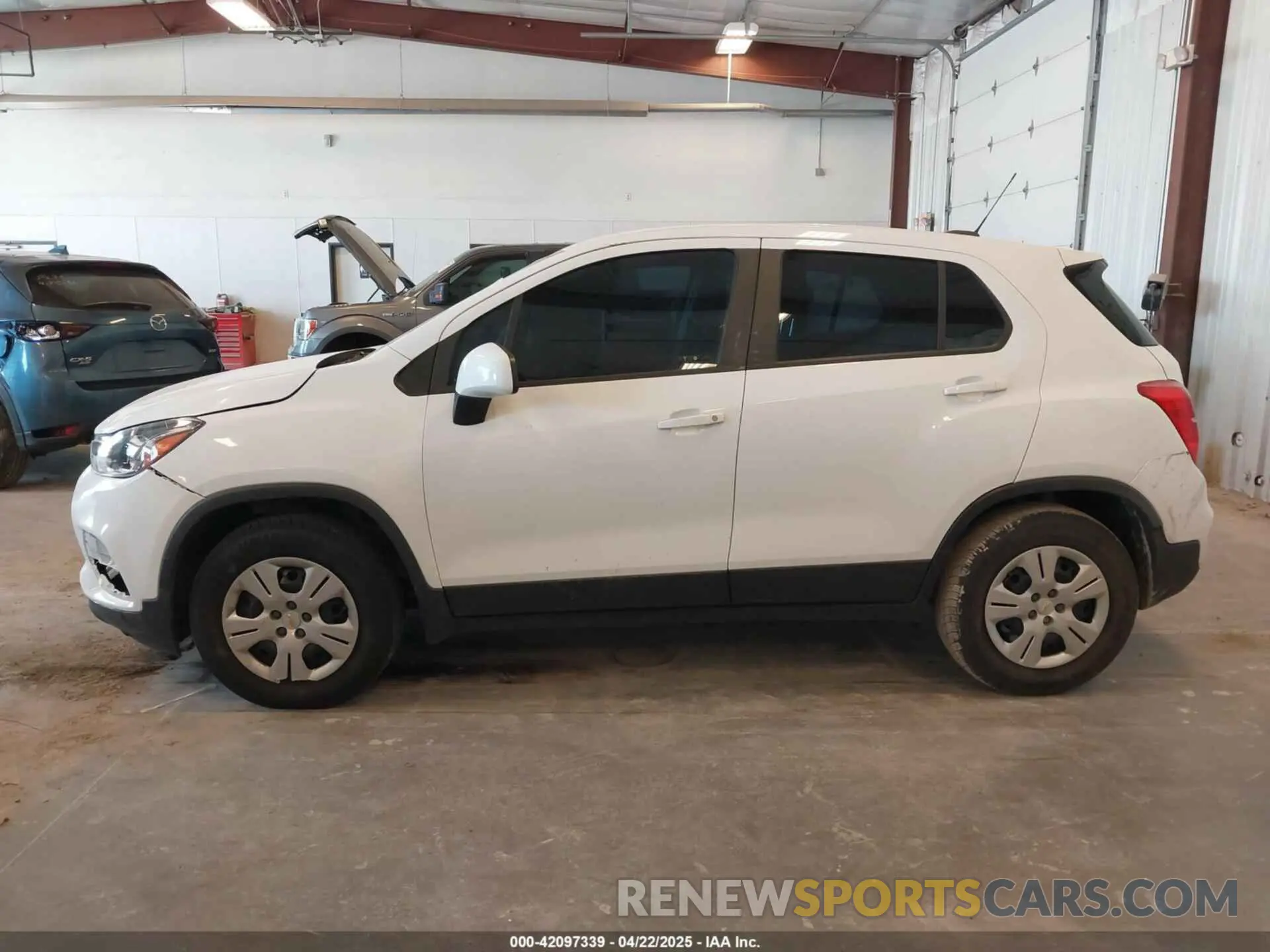 14 fotografías del automóvil dañado 3GNCJKSB0KL143936 CHEVROLET TRAX 2019