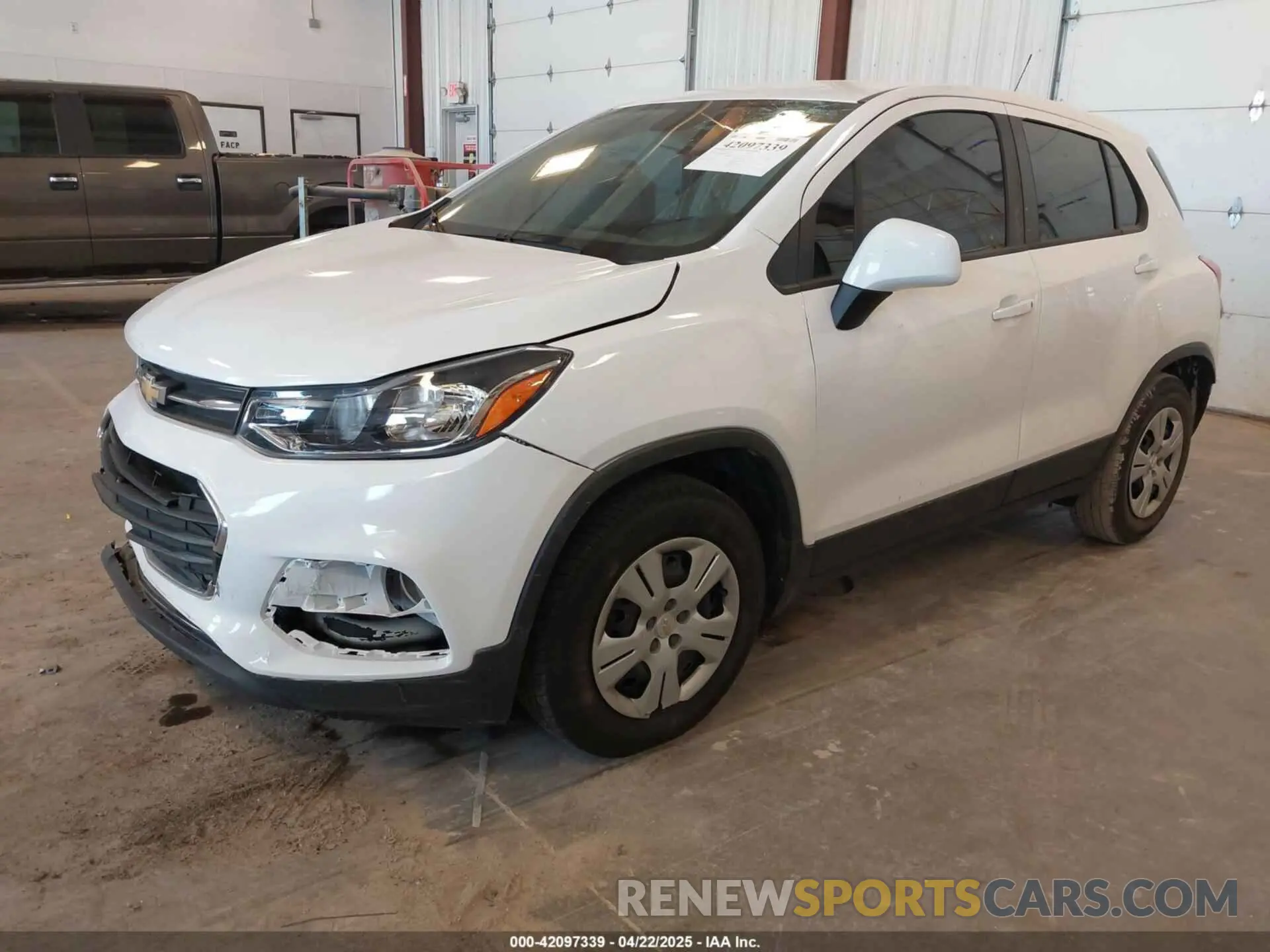 2 fotografías del automóvil dañado 3GNCJKSB0KL143936 CHEVROLET TRAX 2019