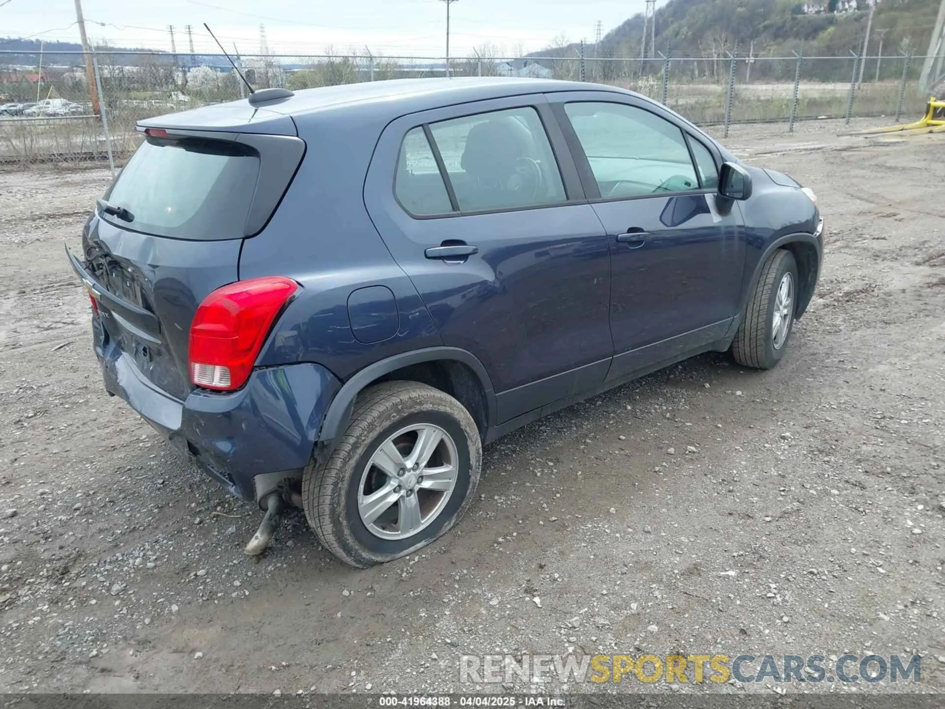4 fotografías del automóvil dañado 3GNCJKSB0KL217484 CHEVROLET TRAX 2019
