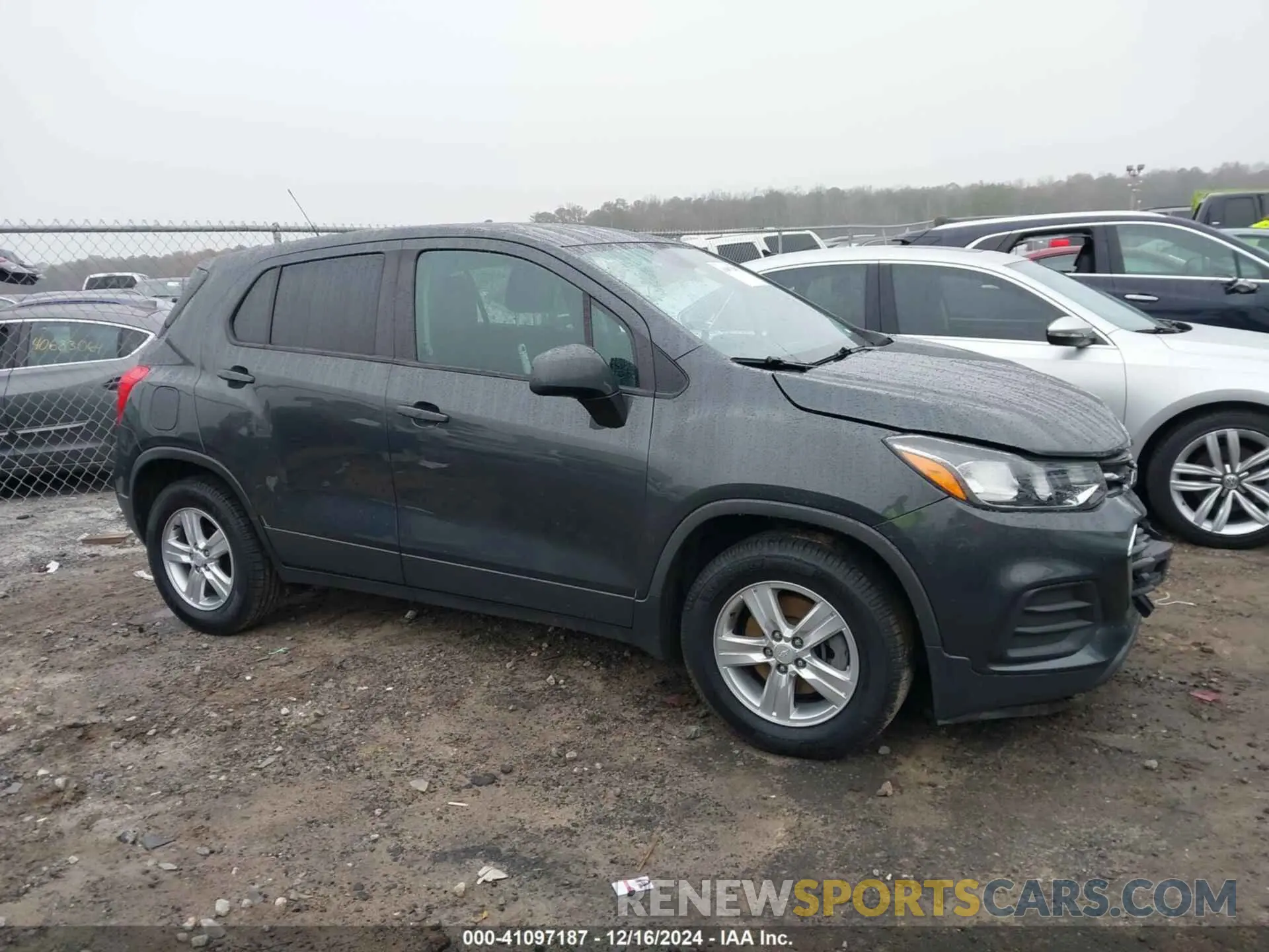 13 fotografías del automóvil dañado 3GNCJKSB0KL257516 CHEVROLET TRAX 2019