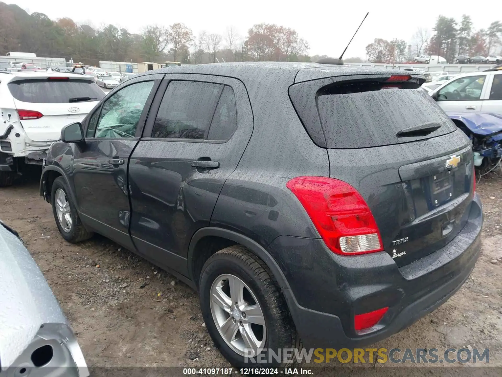 3 fotografías del automóvil dañado 3GNCJKSB0KL257516 CHEVROLET TRAX 2019