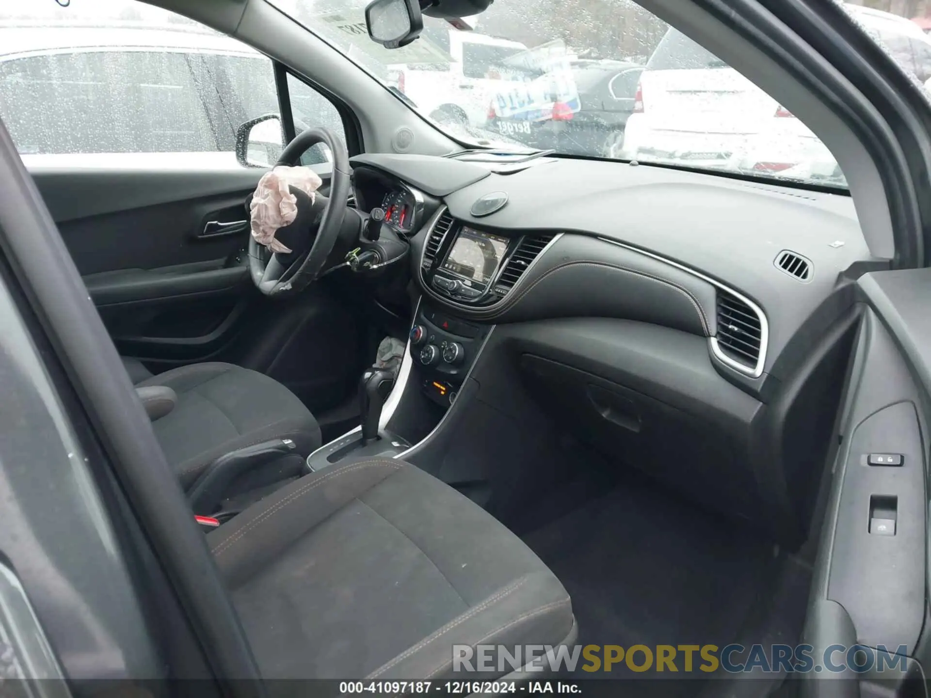 5 fotografías del automóvil dañado 3GNCJKSB0KL257516 CHEVROLET TRAX 2019