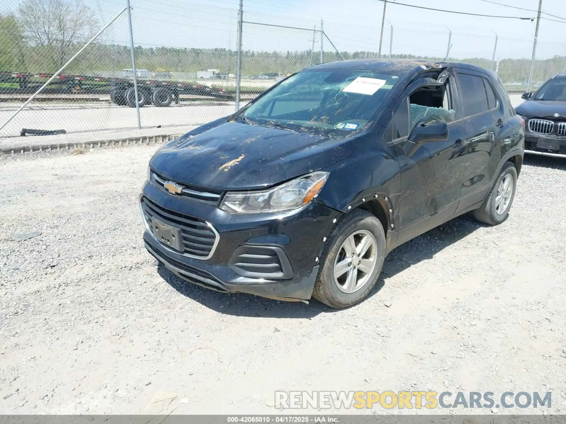 2 fotografías del automóvil dañado 3GNCJKSB0KL371838 CHEVROLET TRAX 2019